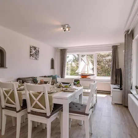 Holiday home Lovely Family Holiday With Terrace Near The Beach