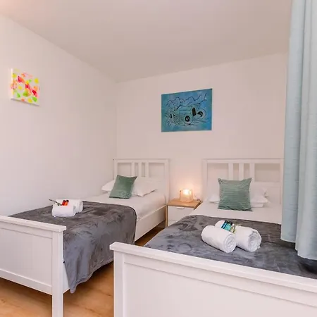 Lovely Family Holiday With Terrace Near The Beach * Knokke-Heist